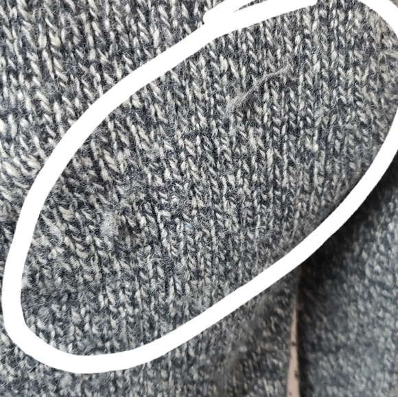 Roots cardigan, size small, gray, white and red - Picture 10 of 10